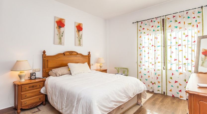 Photo of Orange Peel & Forest Green