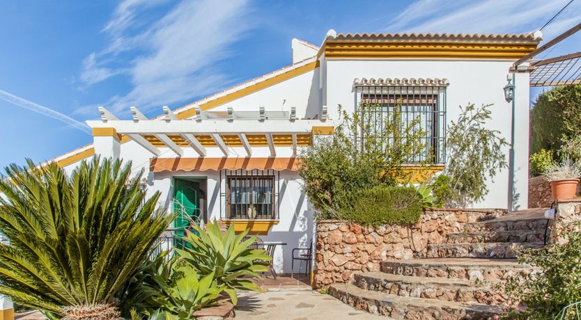 Photo of Orange Peel & Forest Green