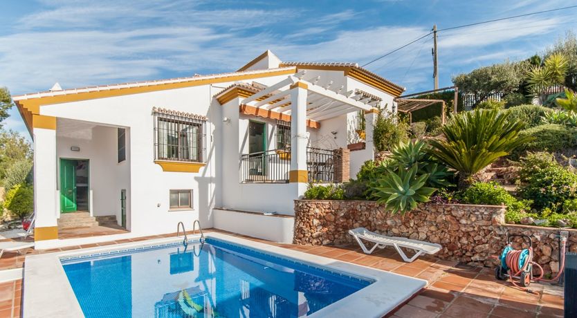 Photo of Orange Peel & Forest Green