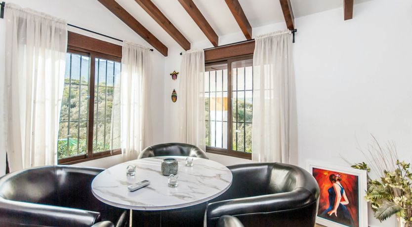 Photo of Orange Peel & Forest Green