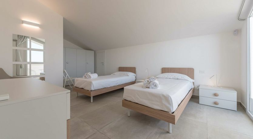 Photo of Baroque's Neighbour