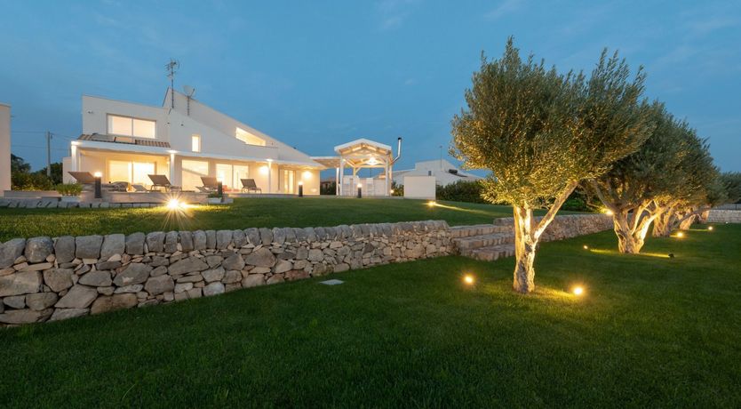 Photo of Baroque's Neighbour