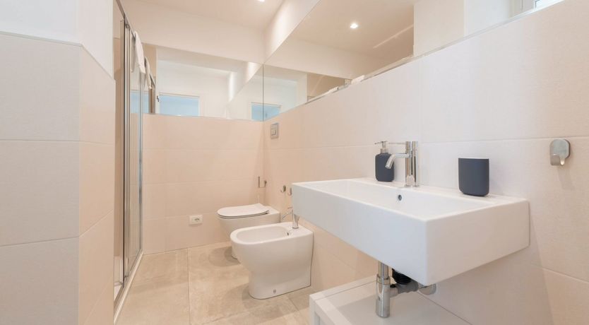 Photo of Baroque's Neighbour