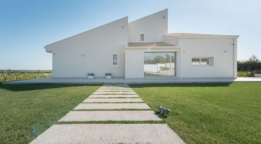 Photo of Baroque's Neighbour