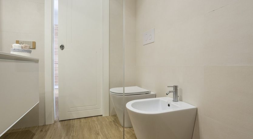 Photo of Kiss the Waves