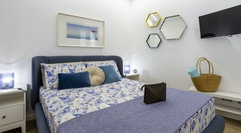 Photo of Kiss the Waves