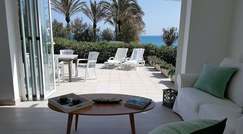 Photo of Tiles, Turquoise & Tunes