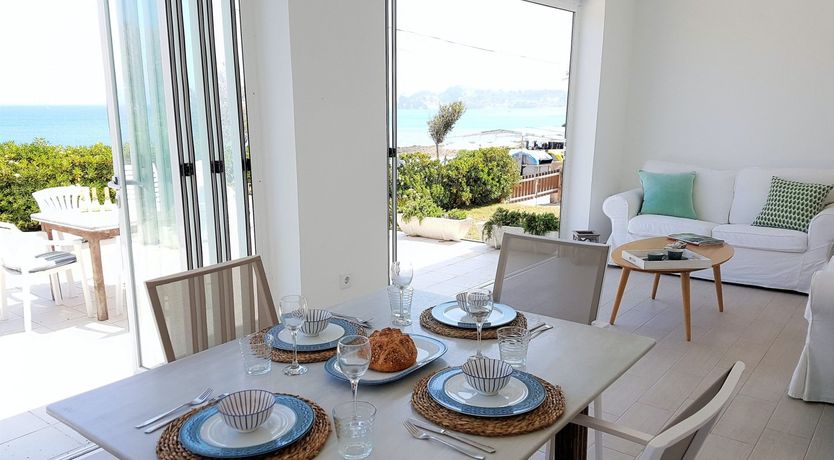 Photo of Tiles, Turquoise & Tunes