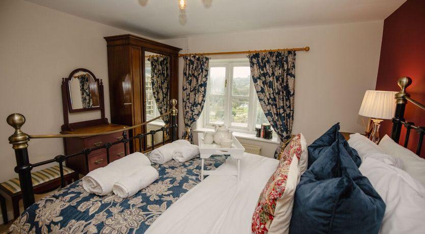 Photo of Eight Maids a Milking