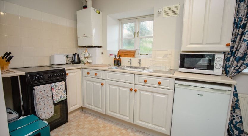 Photo of Eight Maids a Milking