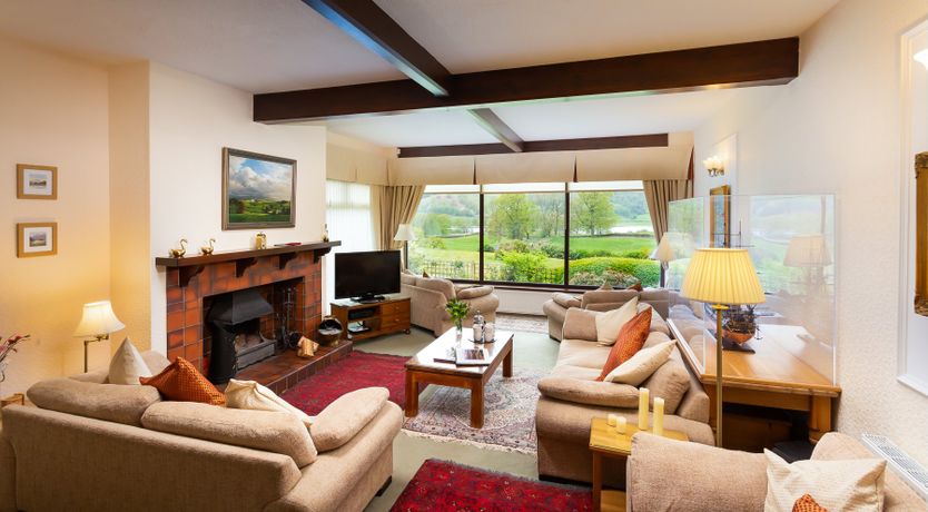 Photo of Lakefield House