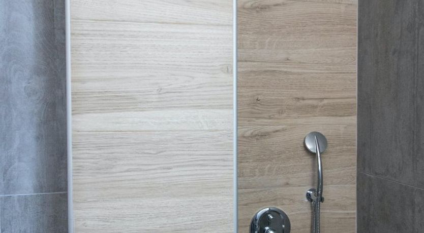 Photo of Lemon & Roses