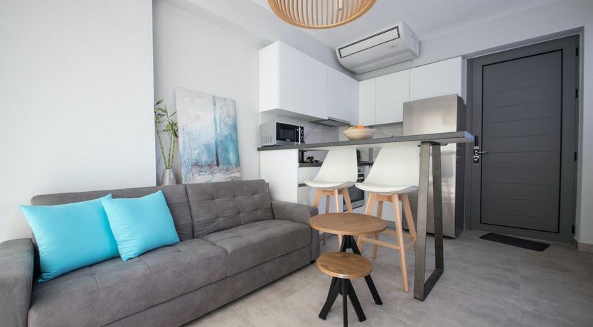 Photo of Lemon & Roses