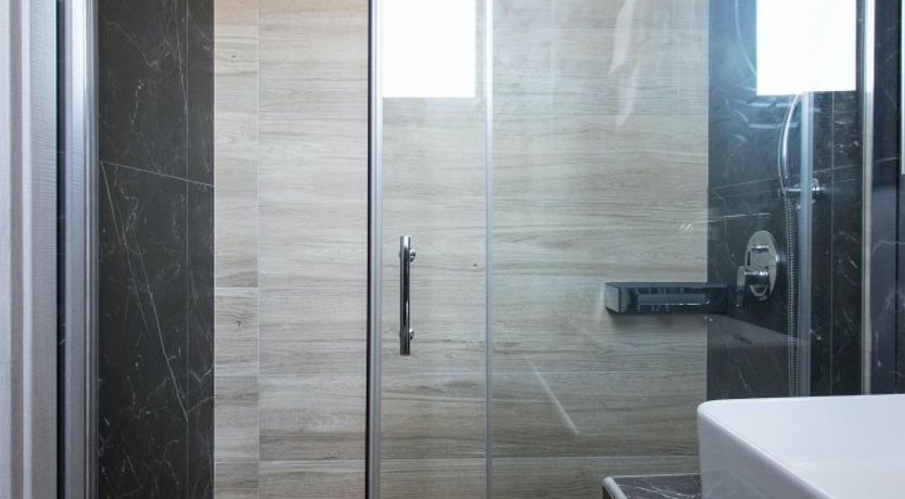 Photo of Lemon & Roses