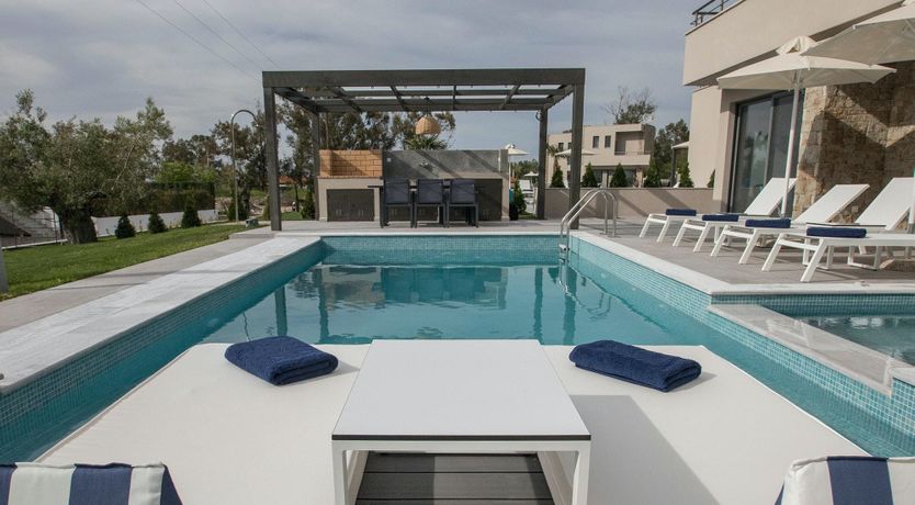 Photo of Lemon & Roses