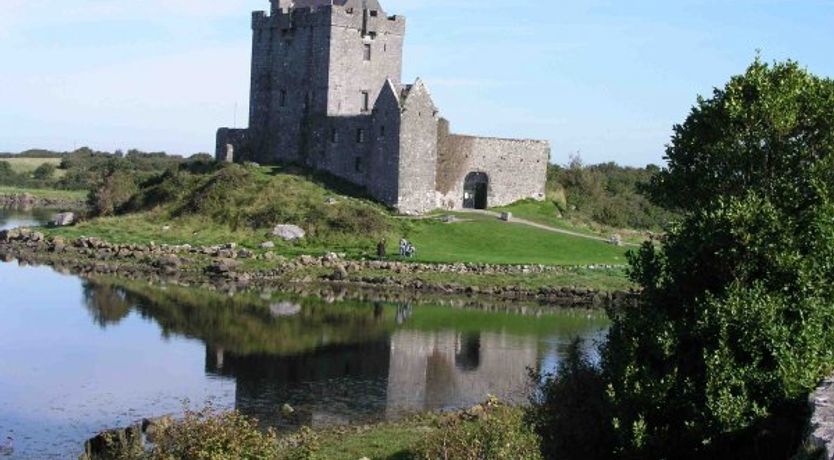 Photo of Kinvara Village: with Hot Tub & fun ping-pong