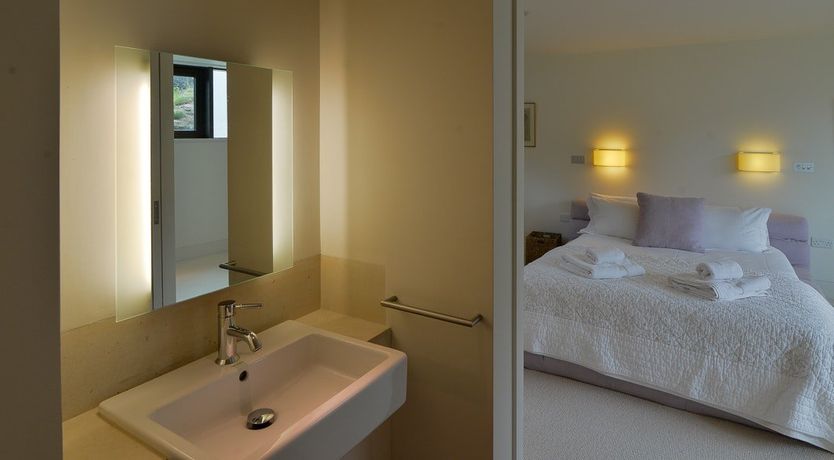 Photo of Clifftop Hideaway