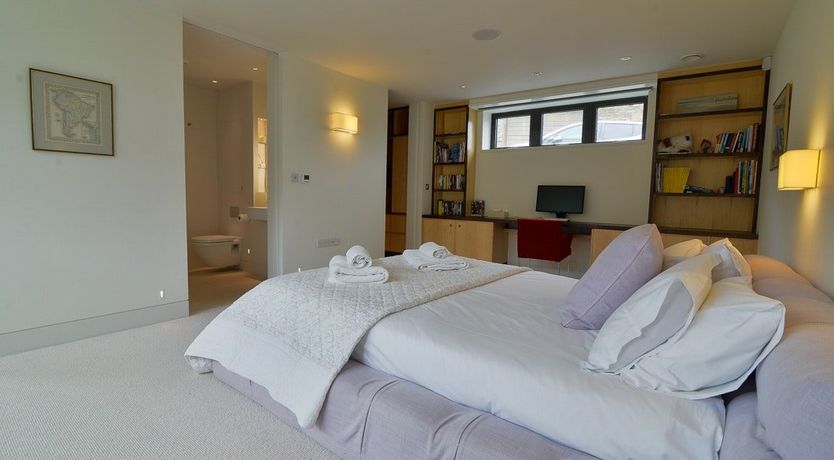 Photo of Clifftop Hideaway