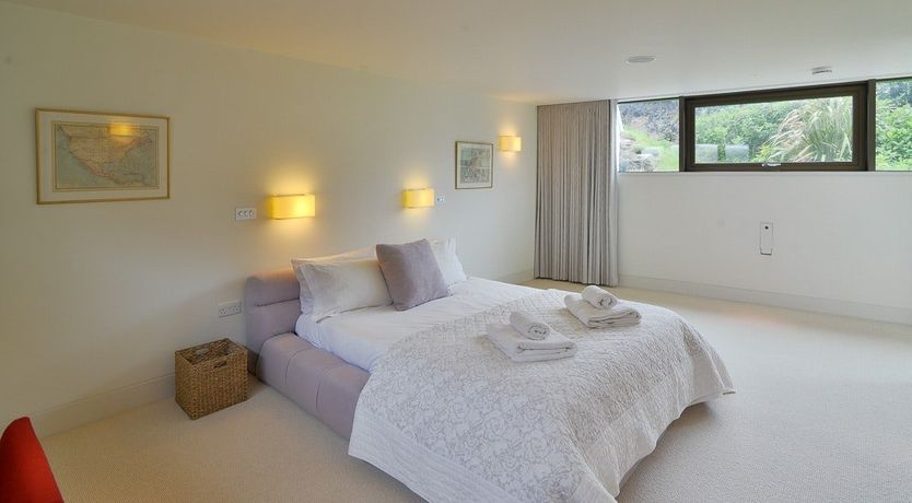 Photo of Clifftop Hideaway