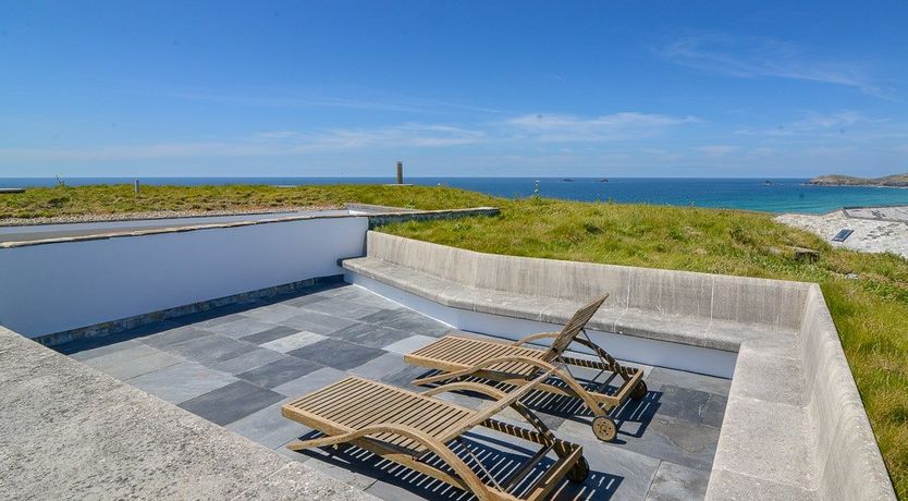 Photo of Clifftop Hideaway