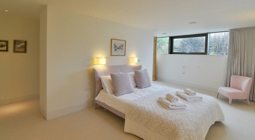 Photo of Clifftop Hideaway