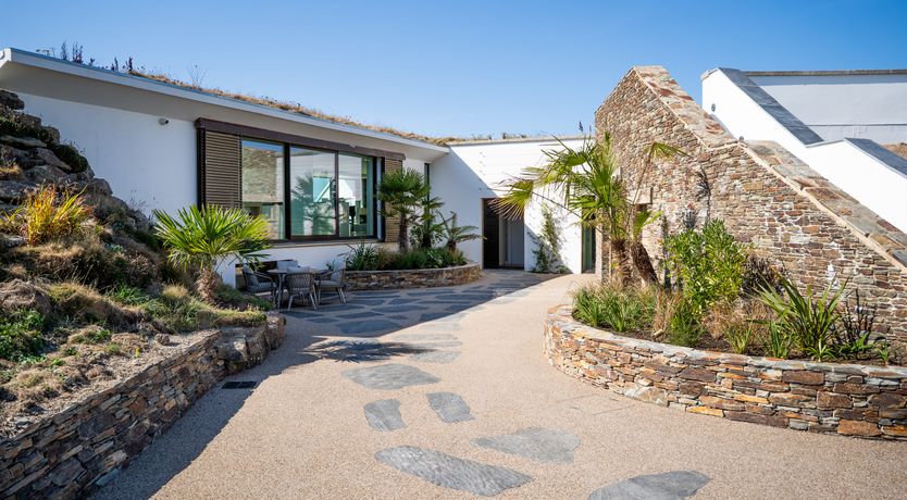 Photo of Clifftop Hideaway