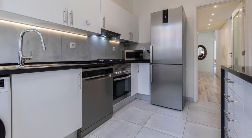 Photo of Lisbon Moon