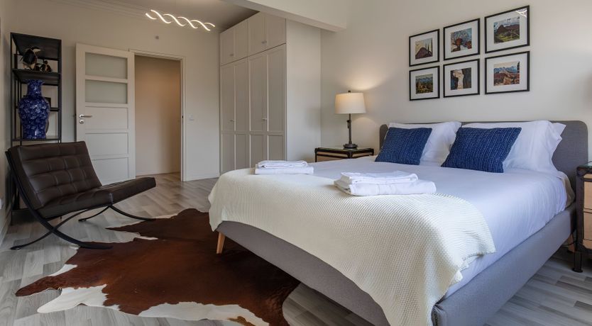 Photo of Lisbon Moon