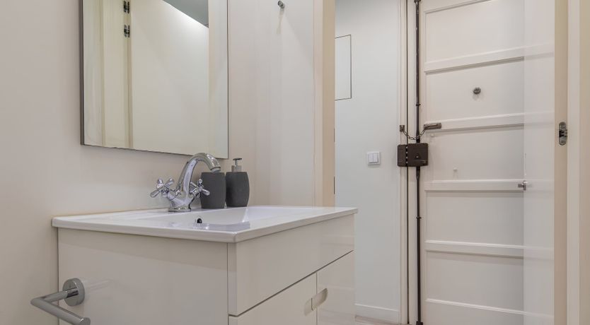 Photo of Lisbon Moon