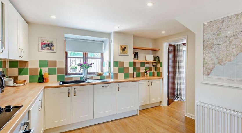 Photo of 3 Bed in Clyst St. Mary