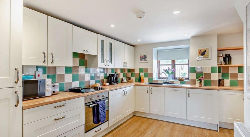 Photo of 3 Bed in Clyst St. Mary