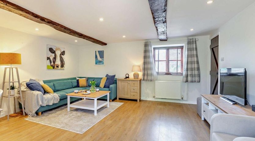 Photo of 3 Bed in Clyst St. Mary