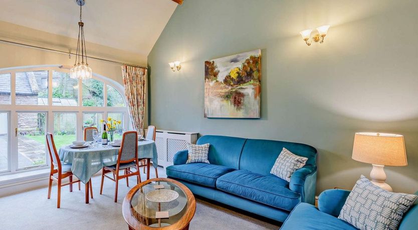 Photo of 2 Bed in Pencombe