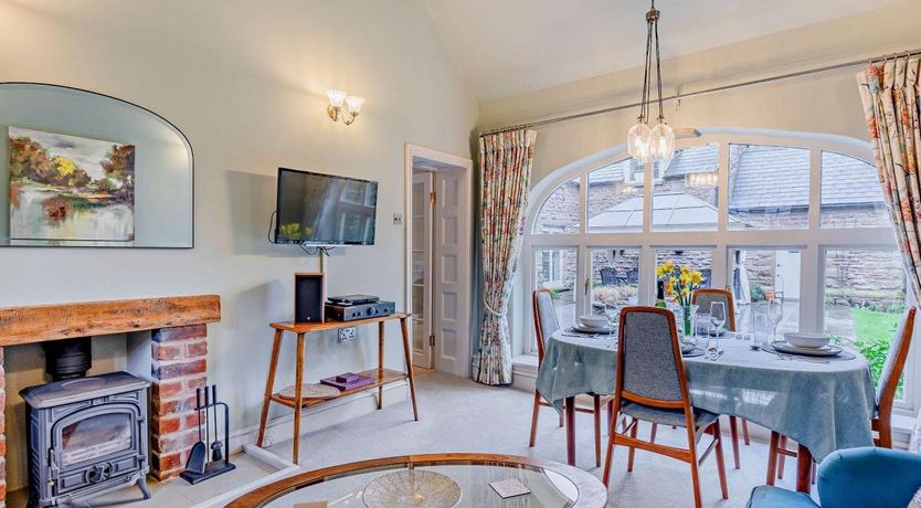 Photo of 2 Bed in Pencombe