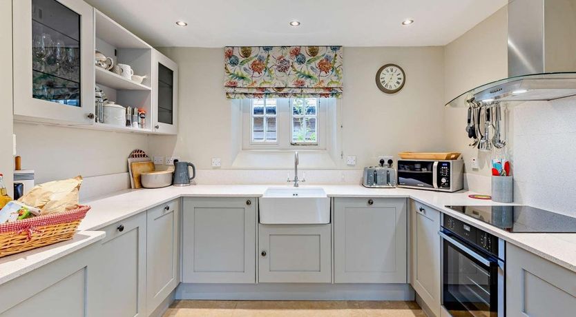 Photo of 2 Bed in Pencombe