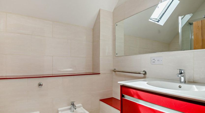 Photo of 1 Bed in Lechlade