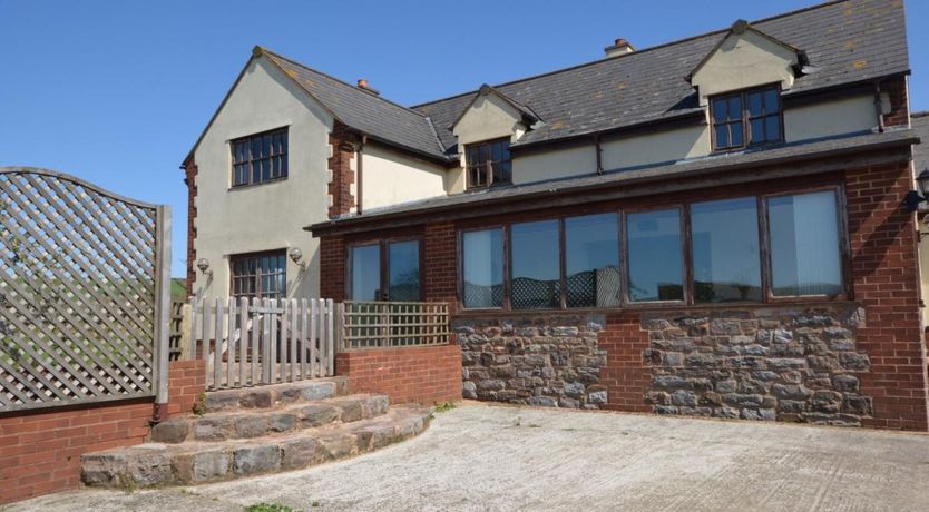 Photo of 4 Bed in Uplowman