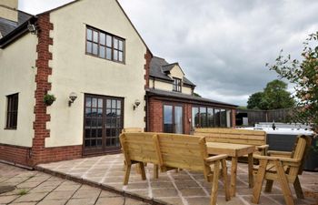 in Uplowman (60110) Holiday Cottage