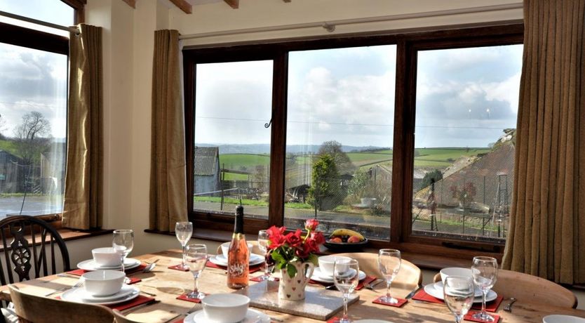 Photo of 4 Bed in Uplowman