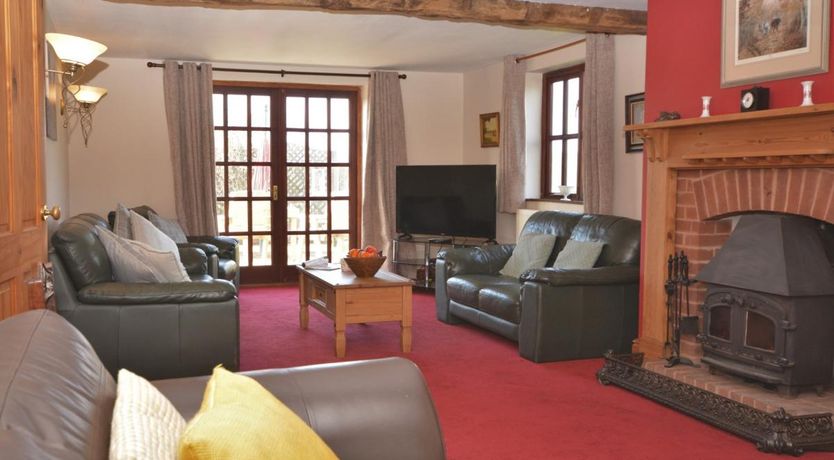 Photo of 4 Bed in Uplowman