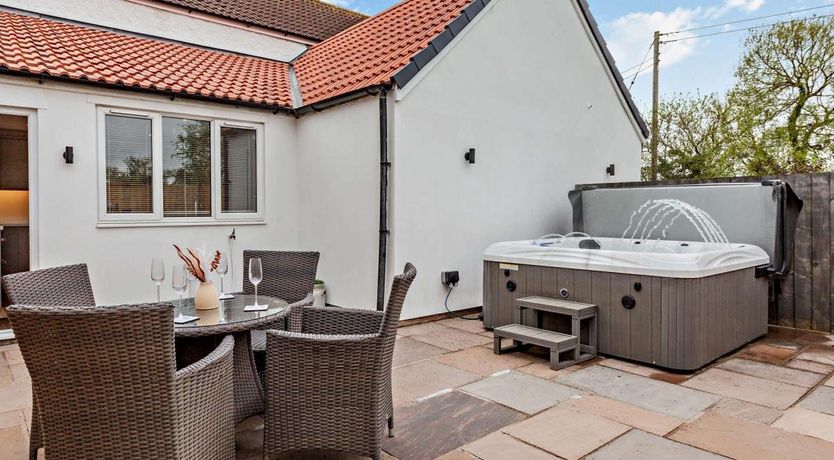 Photo of 4 Bed in Hewish