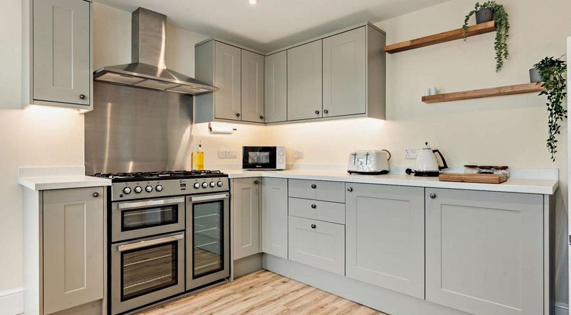 Photo of 4 Bed in Hewish