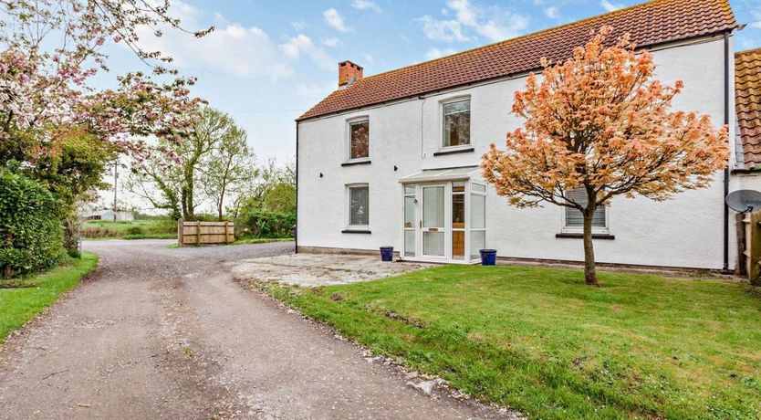 Photo of 4 Bed in Hewish