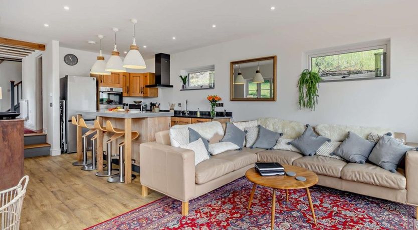 Photo of 4 Bed in Old Church Stoke