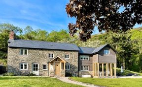 Photo of 4 Bed in Old Church Stoke