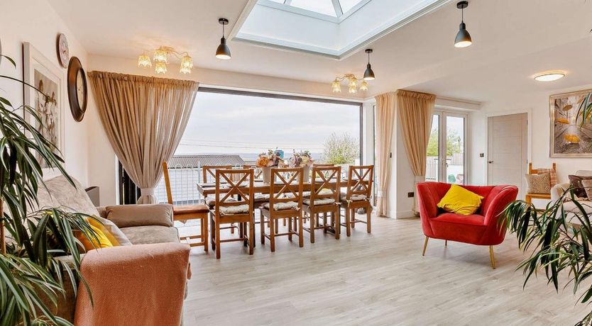 Photo of 5 Bed in Westward Ho