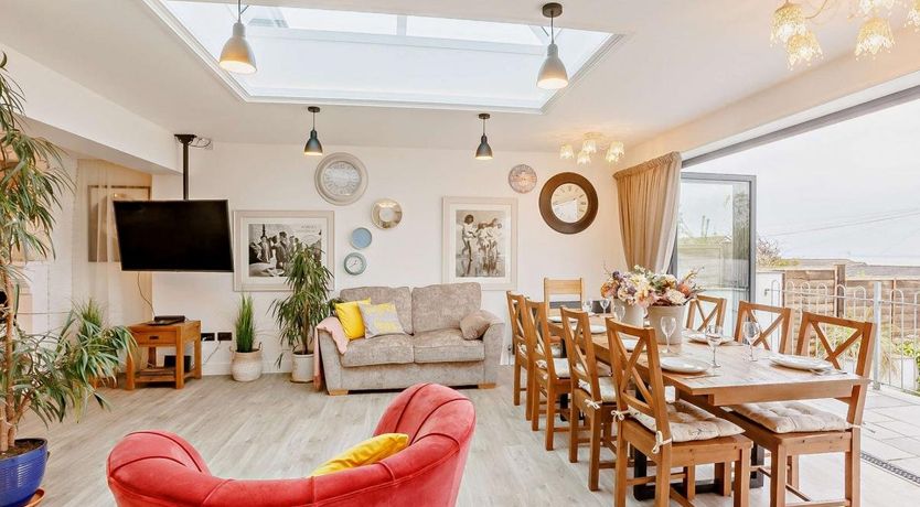 Photo of 5 Bed in Westward Ho