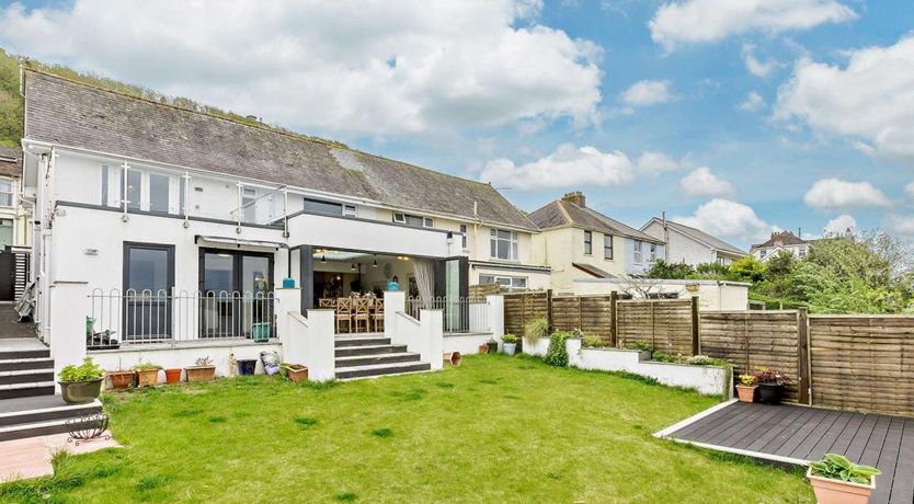 Photo of 5 Bed in Westward Ho