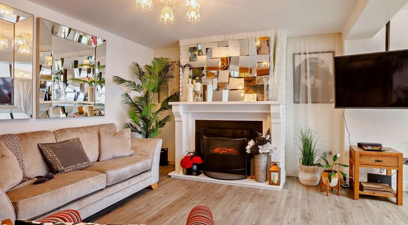 Photo of 5 Bed in Westward Ho