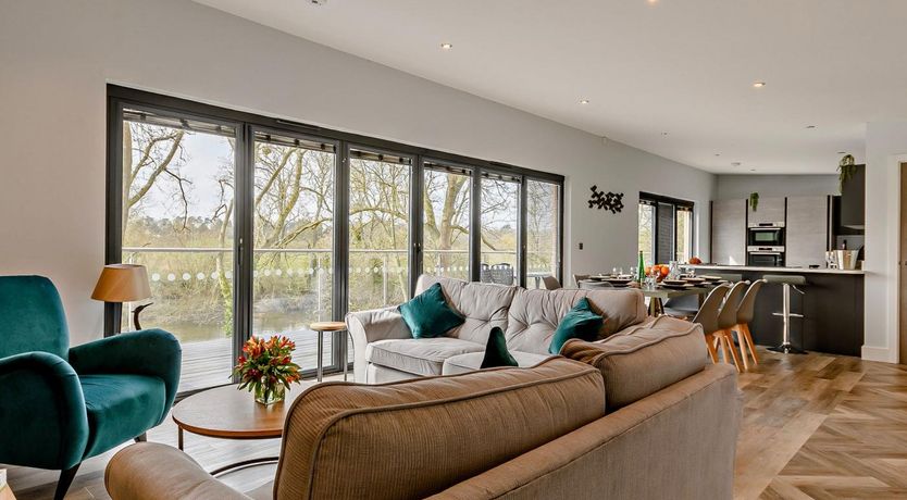 Photo of 3 Bed in Worcester